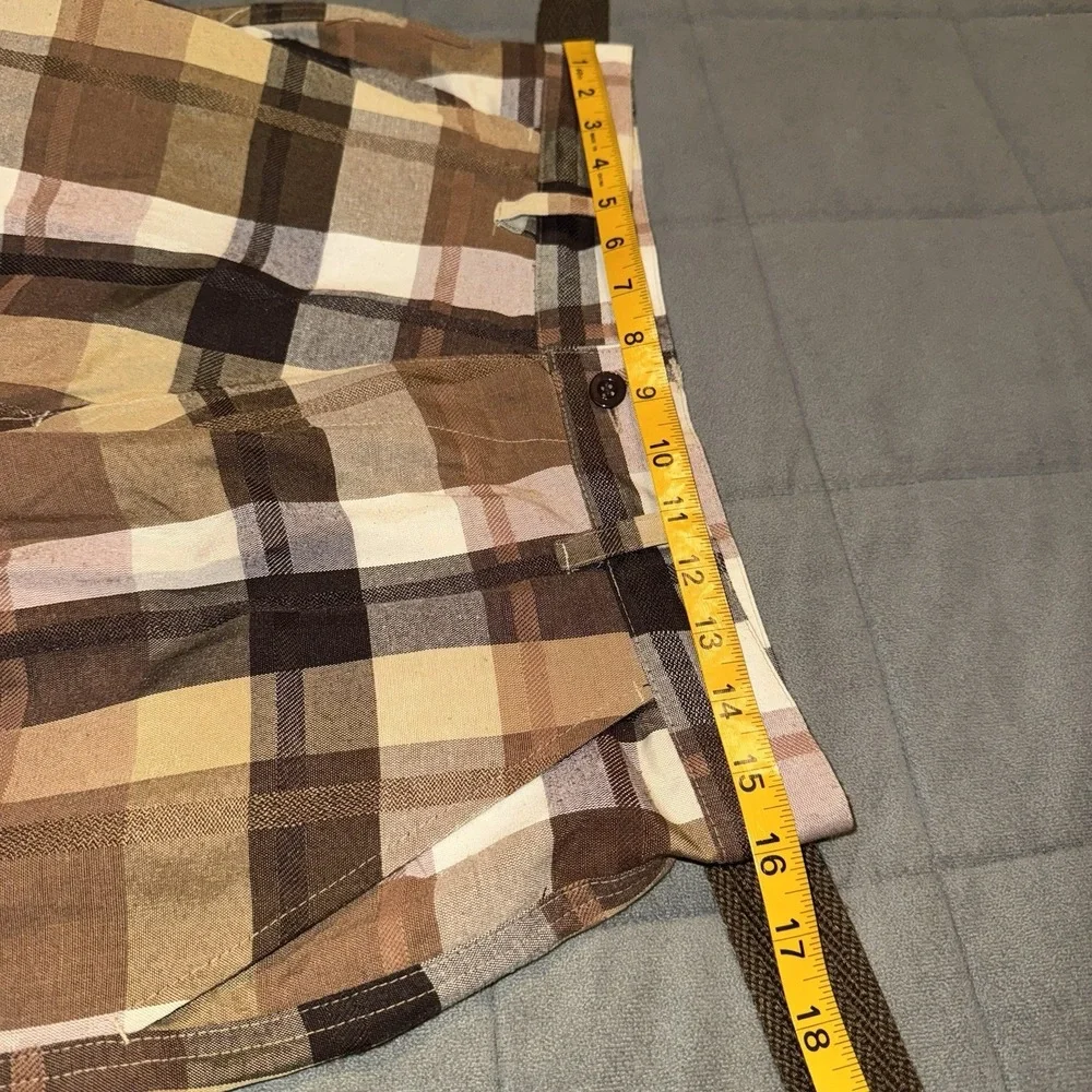 Beyond The Limit Y2K Plaid Cargo Shorts Brown Beige Mens 32 - 2000s Long Shorts